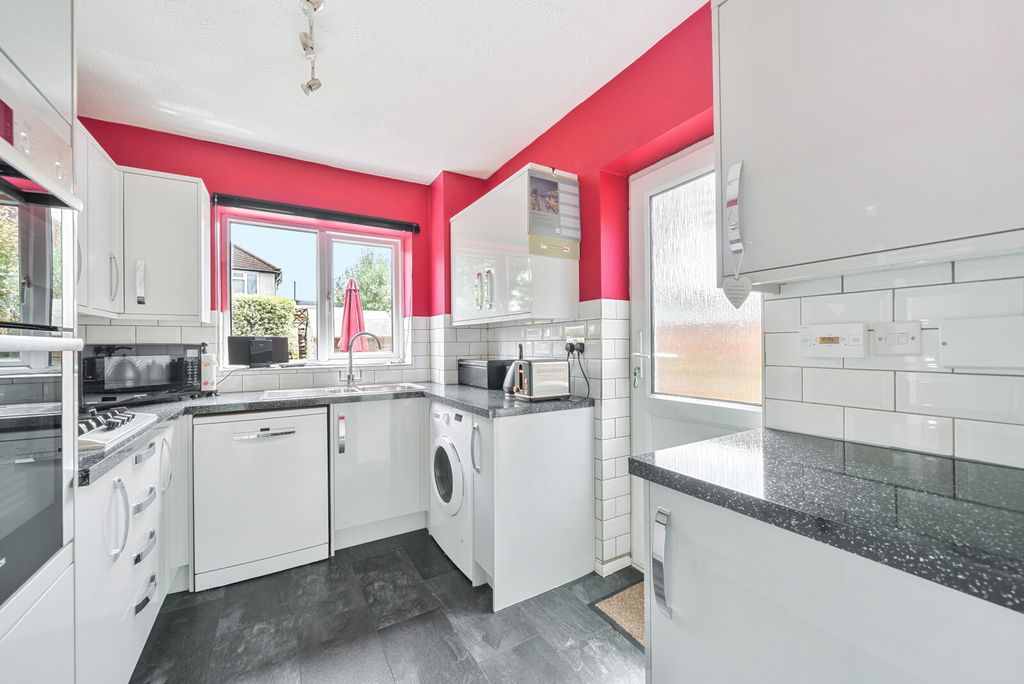 Property photo 3 of 11 1314983-16-6867Bc...