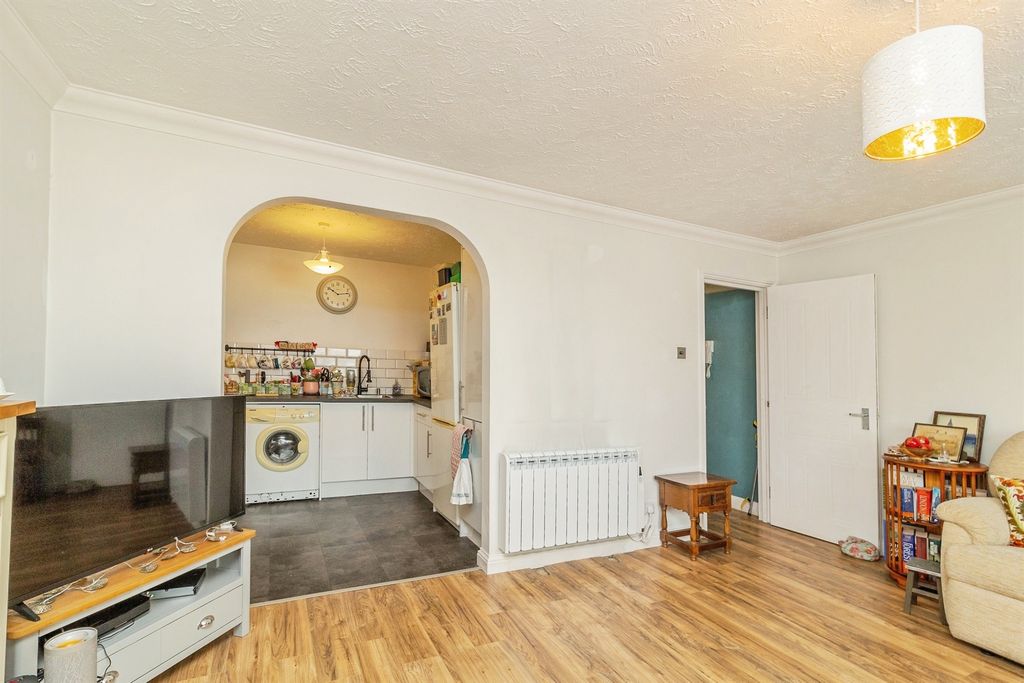 Additional image 8 of 2 bed flat for saleSouthcourt Road, Leighton Buzzard LU7