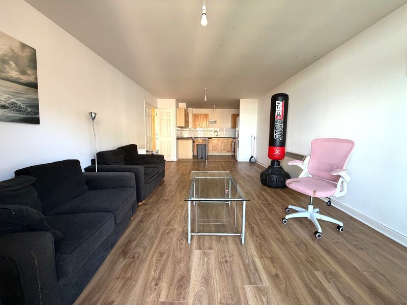 Property photo 1 of 12 Photo 4