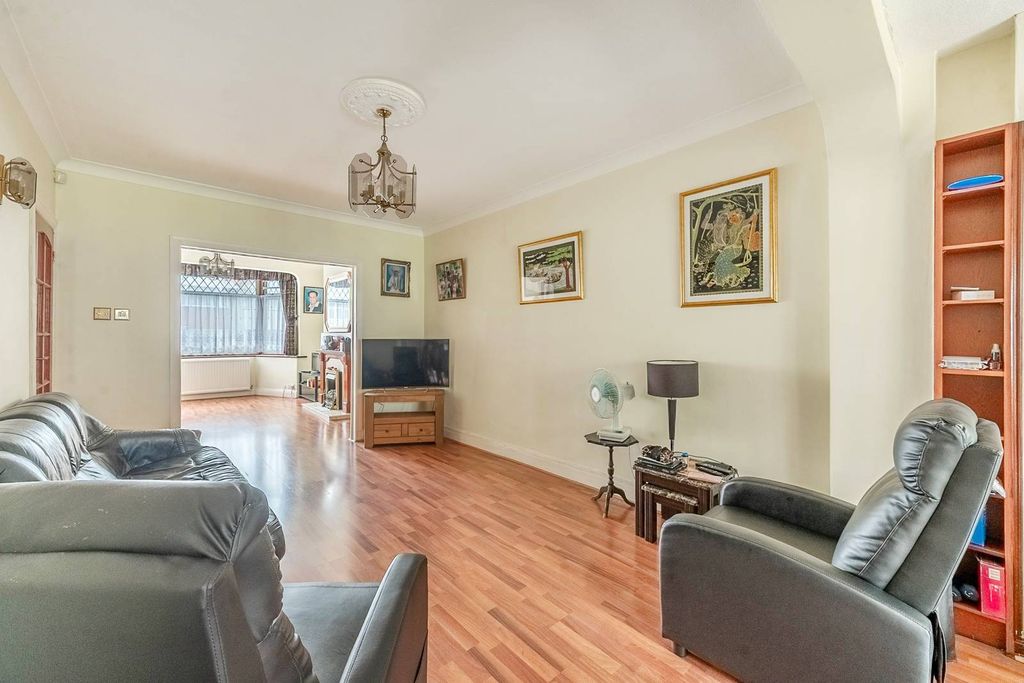 Property photo 1 of 17