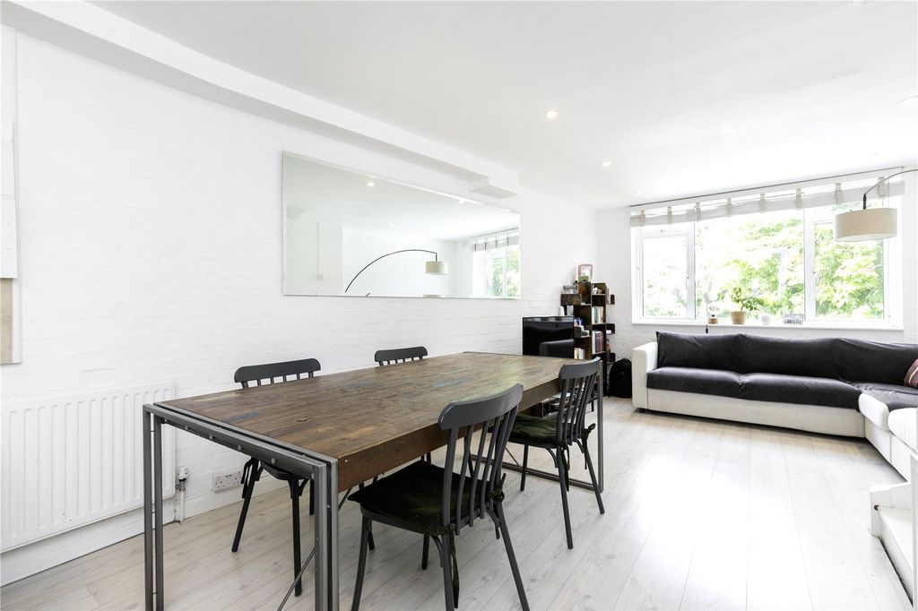 Property photo 2 of 14 Dining Area