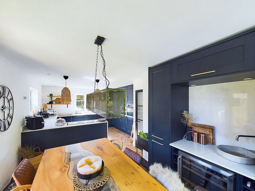 Property photo 3 of 17 3530-Hr-2