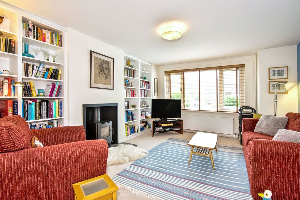 Property photo 2 of 18