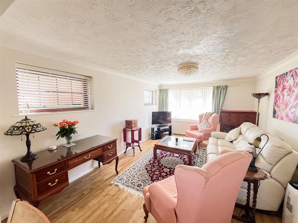 Property photo 3 of 25