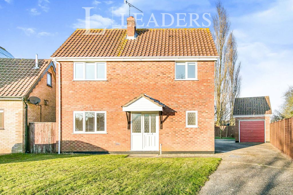 Property photo 1 of 10 Tunstall Green