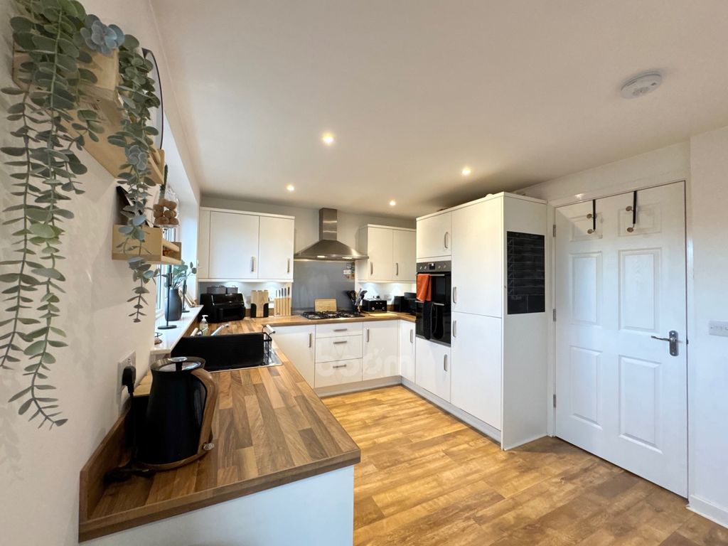 Property photo 3 of 48 Img_6976