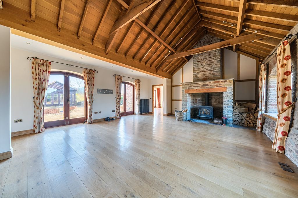 Property photo 3 of 19 Sitting Room