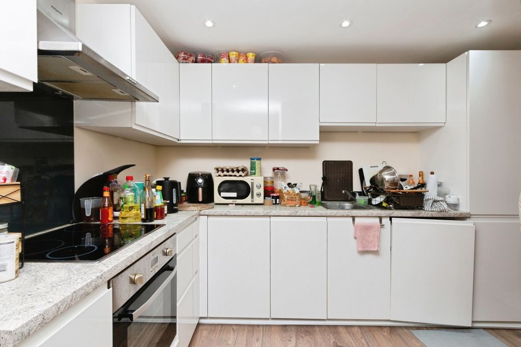 Property photo 3 of 8 Pbox-Img.Jpg