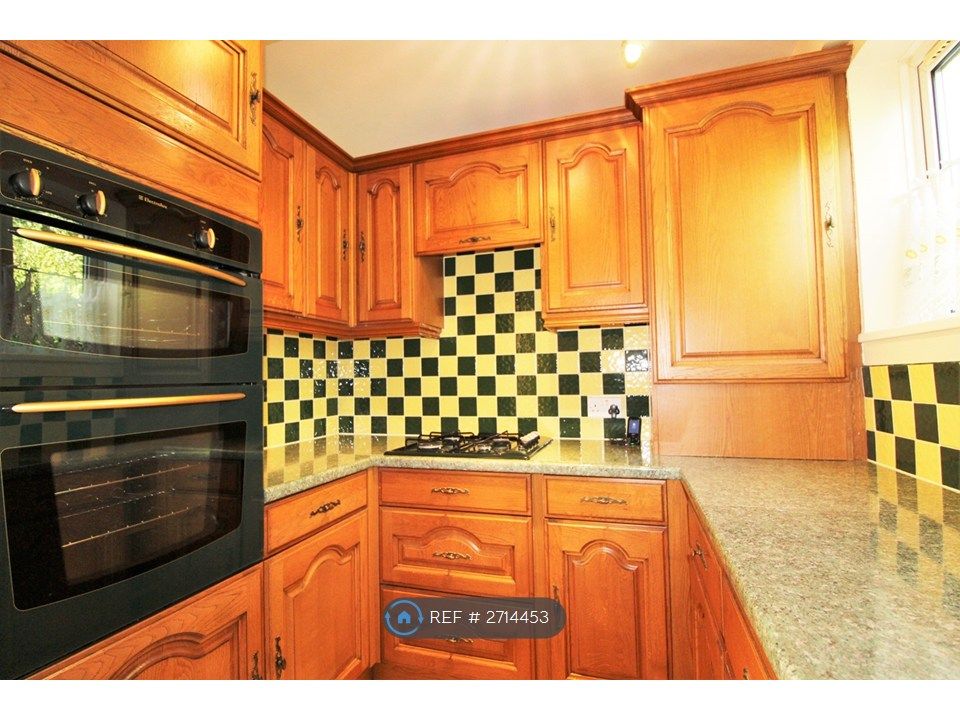 Property photo 1 of 12 Kitchen