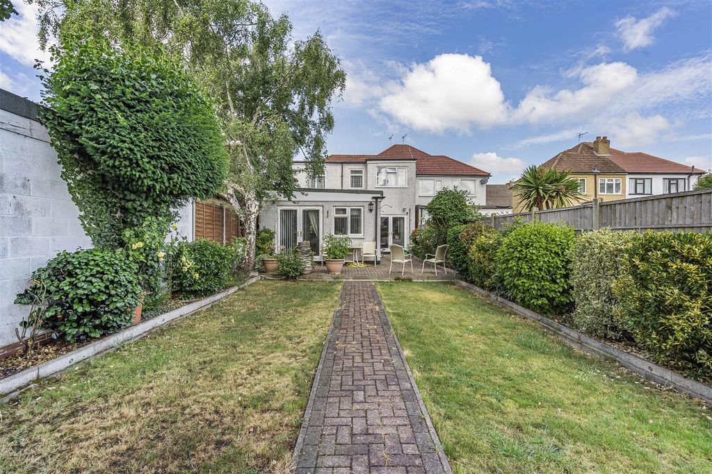 Property photo 3 of 15 Thetford Boh.Jpg