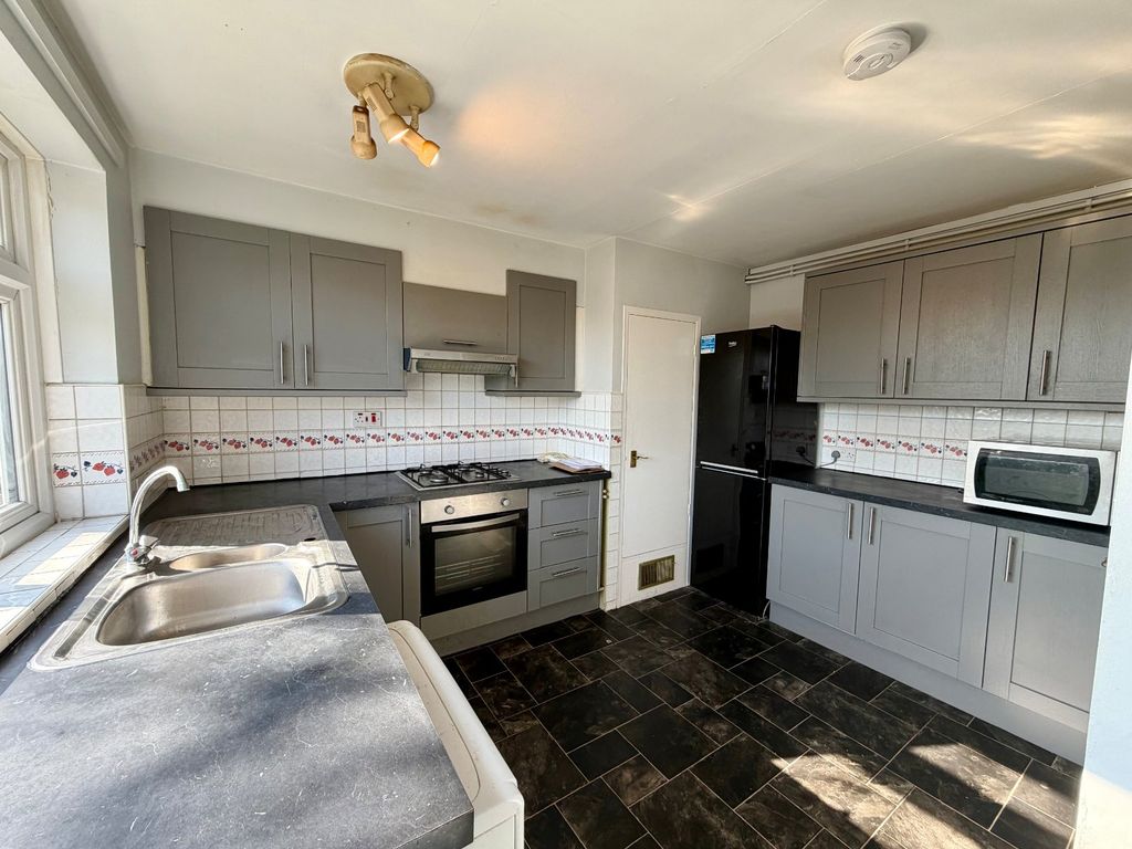 Property photo 3 of 10 Picture No. 11