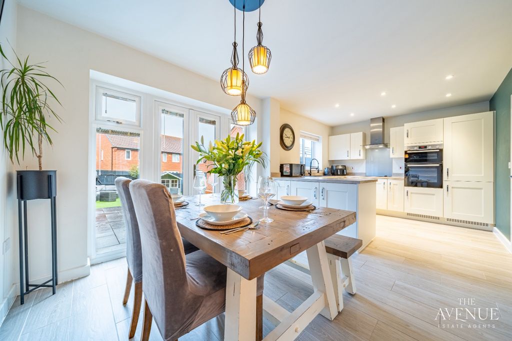 Property photo 2 of 52 4778503