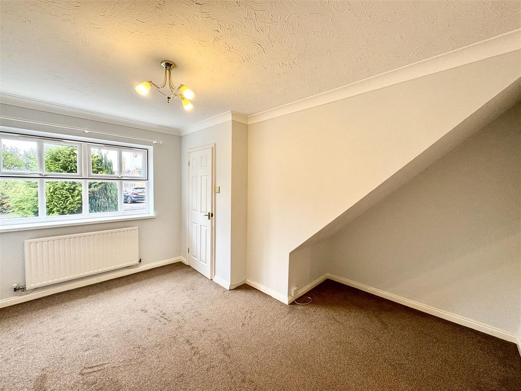 Property photo 2 of 14 Sitting Room