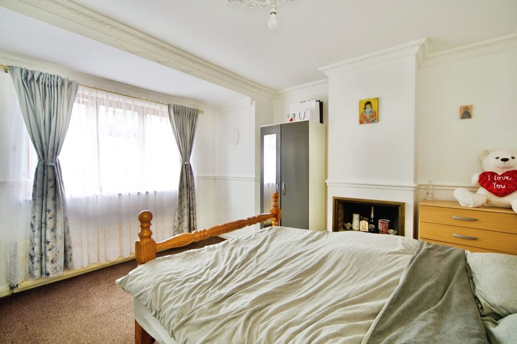 Property photo 2 of 20 Lounge