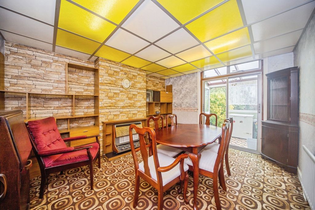 Property photo 3 of 16 Pbox-Img.Jpg