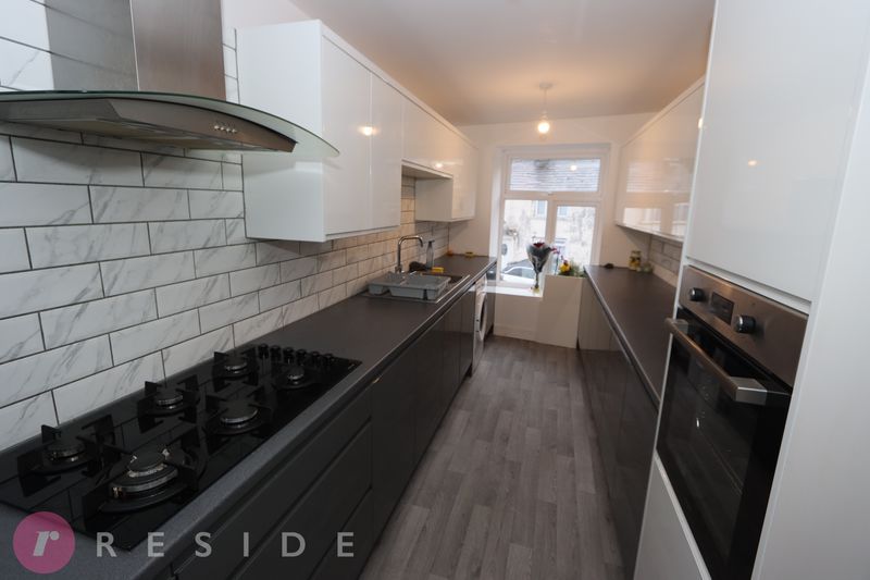 Property photo 2 of 8 Kitchen