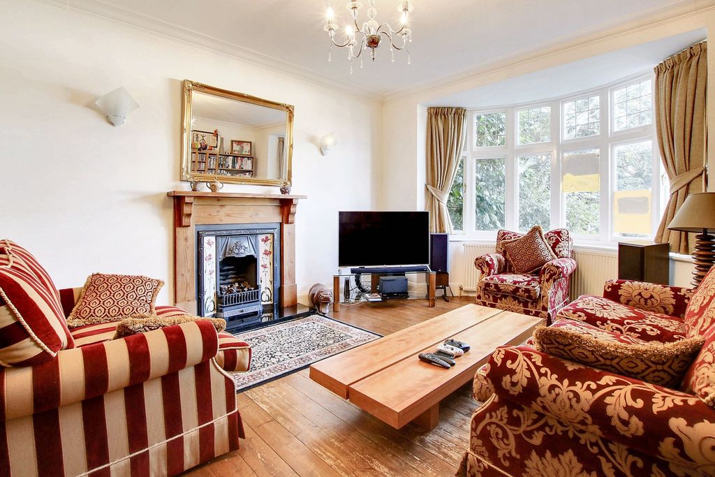 Property photo 1 of 40