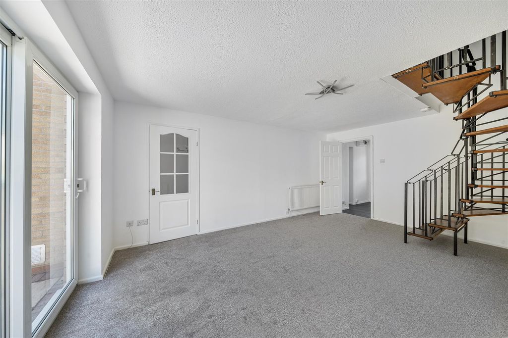 Property photo 3 of 24