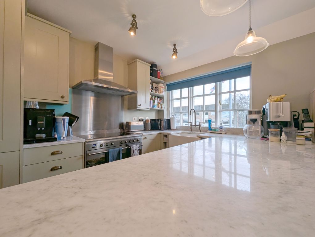 Property photo 3 of 12 Kitchen