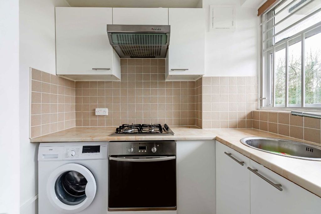 Property photo 3 of 4