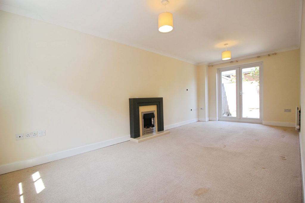 Property photo 2 of 26