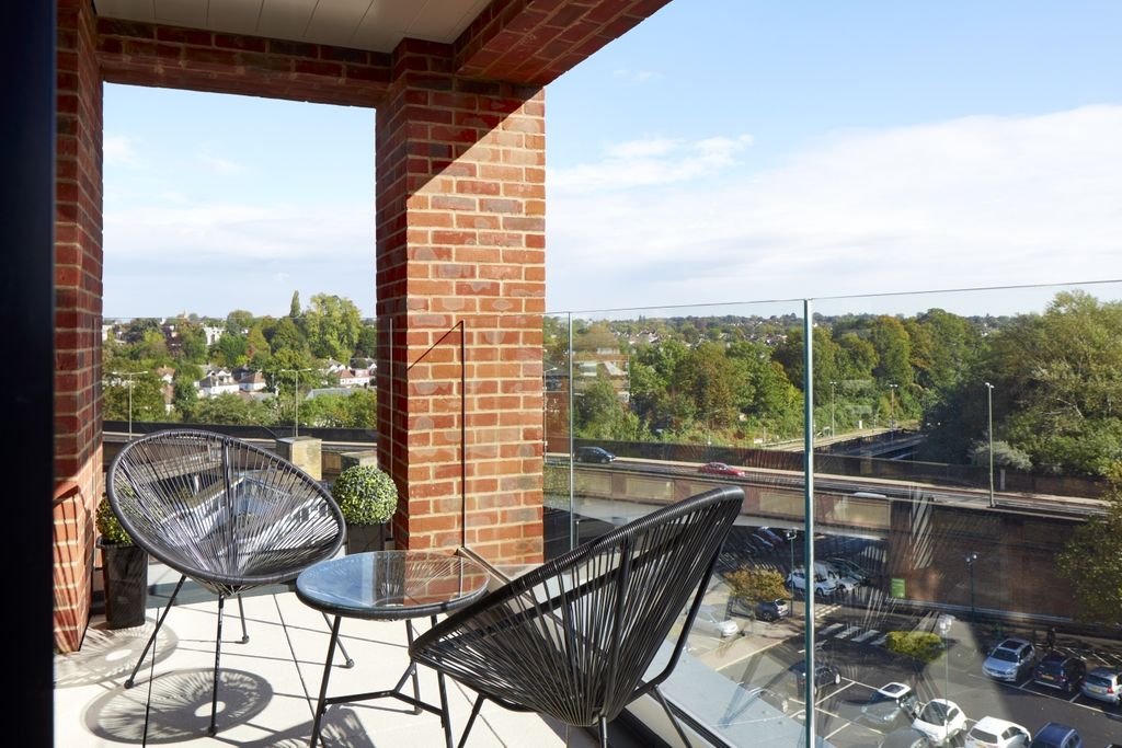 Property photo 3 of 8 Balcony