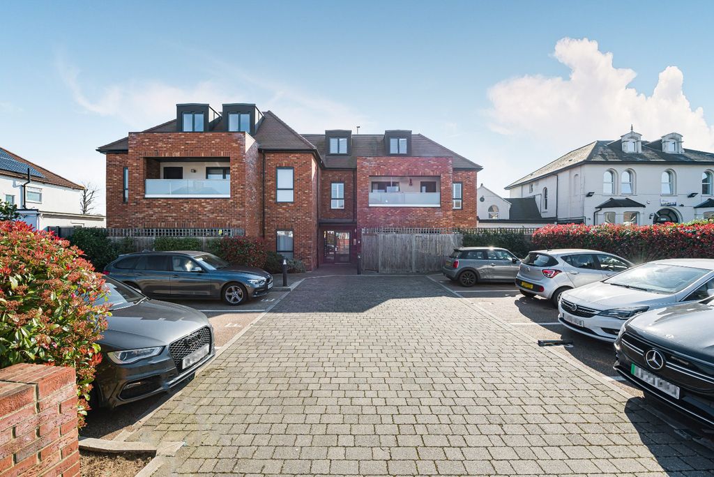 Property photo 1 of 35 Picture No. 11