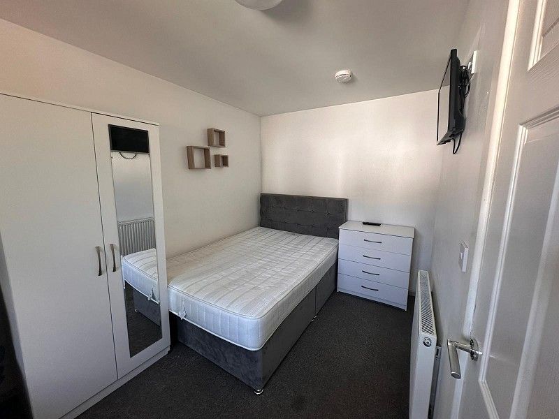 Property photo 2 of 7 2694-Pra12546-2-Raw
