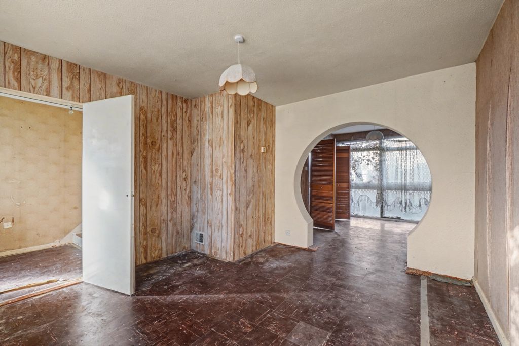 Property photo 2 of 18 4002863