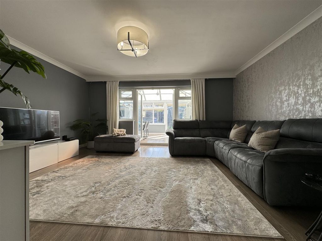 Property photo 2 of 43