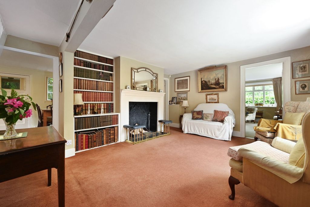 Property photo 3 of 21 Sitting Room