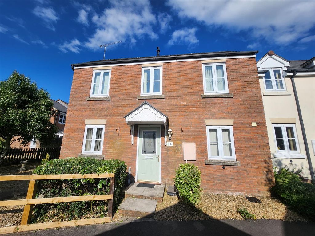 Property photo 2 of 16