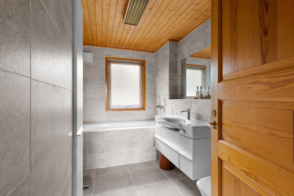 Additional image 13 of 3 bed bungalow for saleWoodcote Park Avenue, Purley CR8