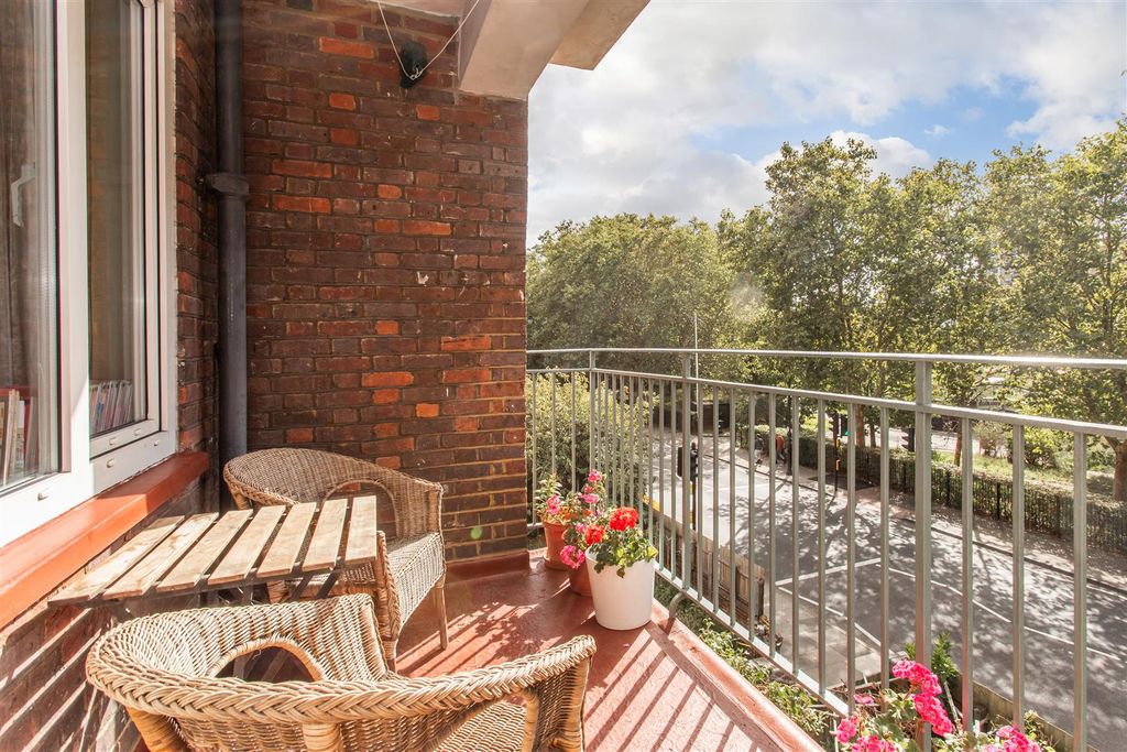 Property photo 3 of 17 Balcony