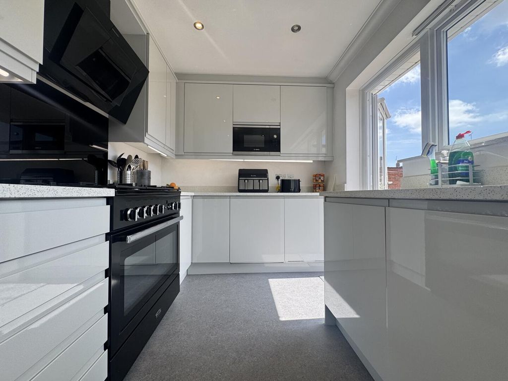 Property photo 2 of 44