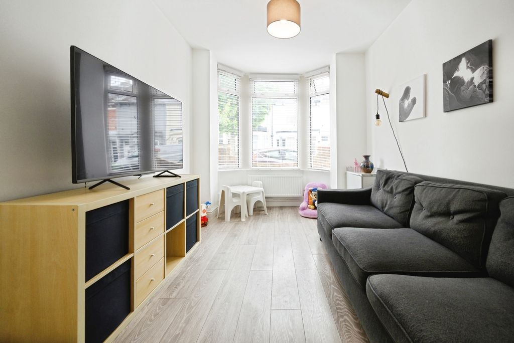 Property photo 2 of 24 Pbox-Img.Jpg