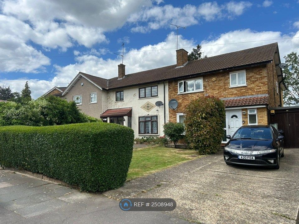 Property photo 1 of 26 Specious Four Bedrooms End Of Terrace