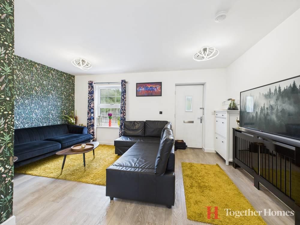 Property photo 3 of 22 Lounge