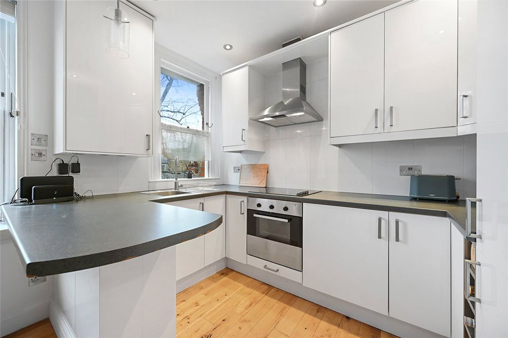 Property photo 3 of 8 Picture No. 06