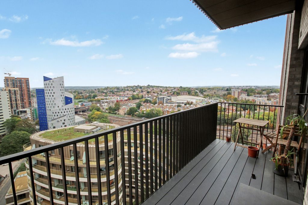 Property photo 1 of 9 North End Road, Wembley, Middlesex Ha9