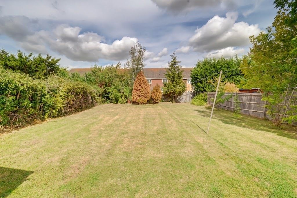 Property photo 2 of 16 Picture No. 21