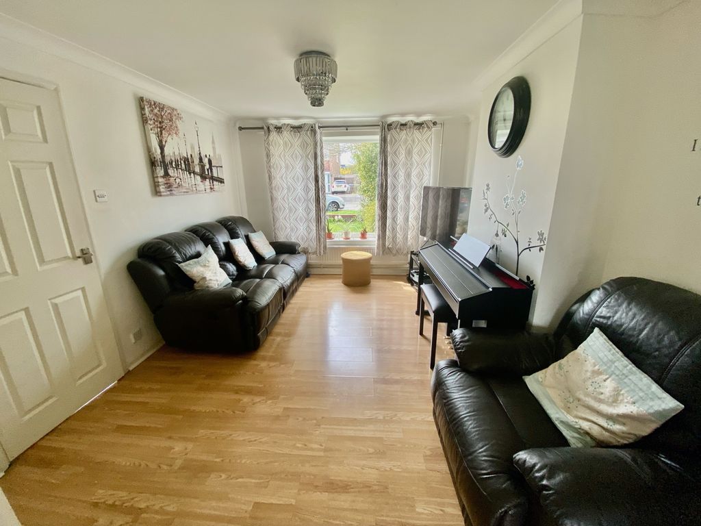 Property photo 2 of 11