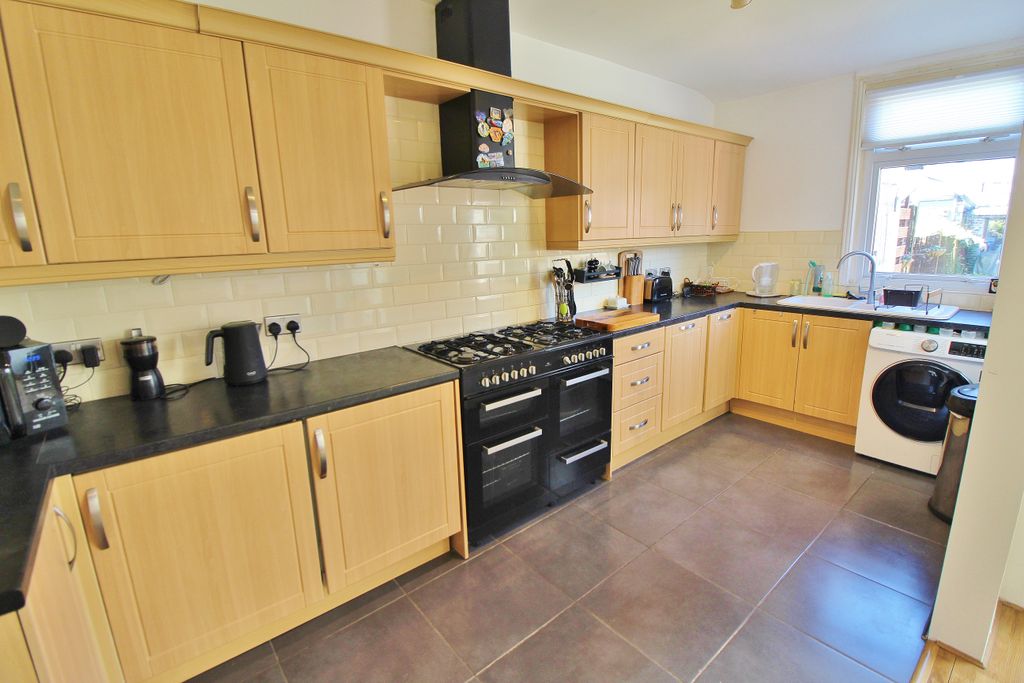 Property photo 2 of 24