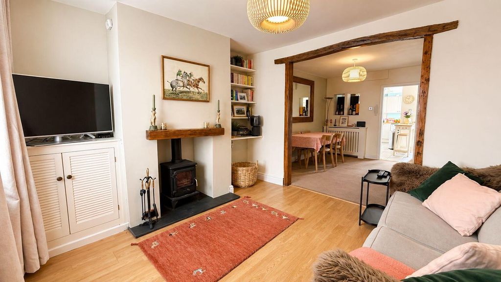 Property photo 2 of 19 Living Room