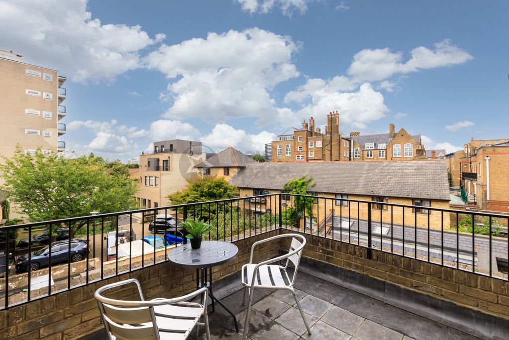 Property photo 2 of 14 Photo 3