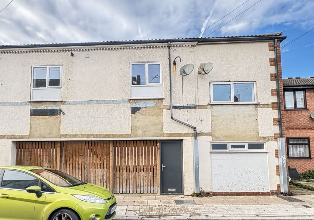 Property photo 2 of 19