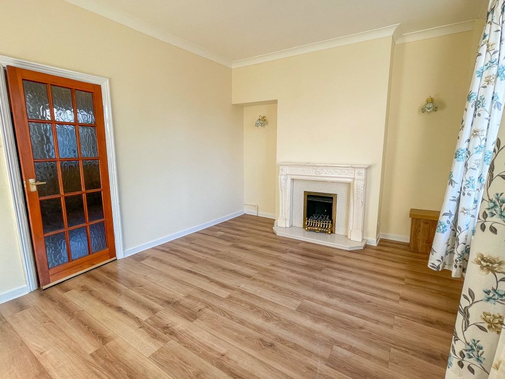 Property photo 2 of 15 Lounge