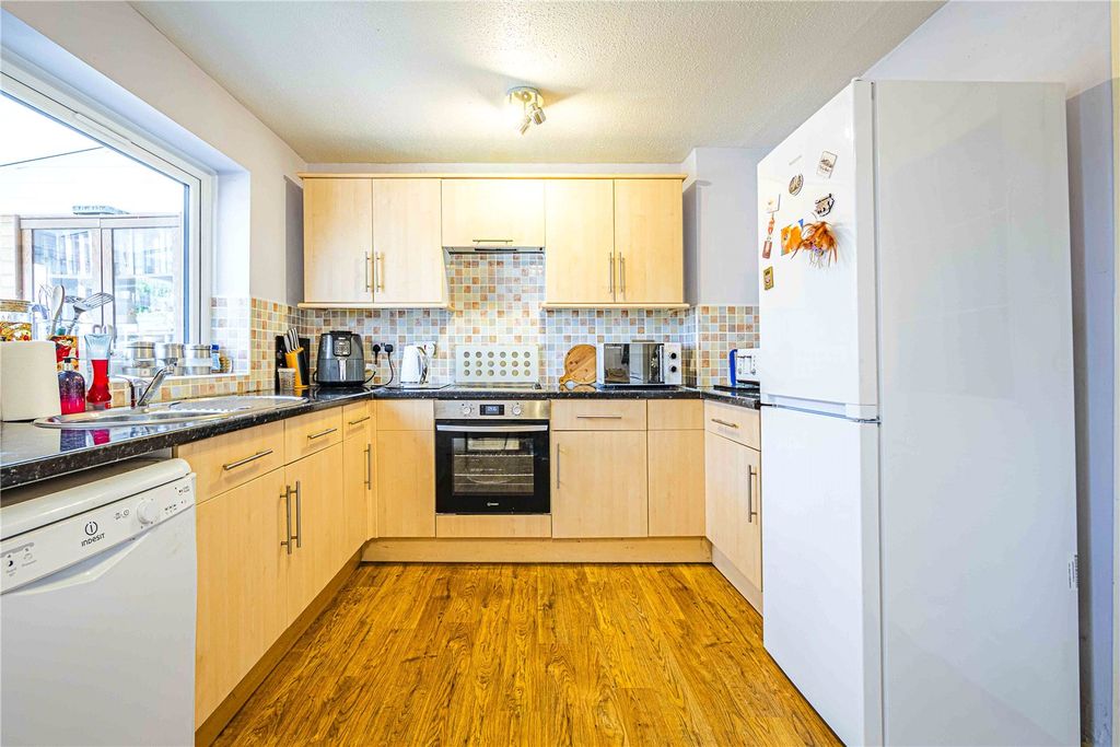 Property photo 2 of 15 Kitchen