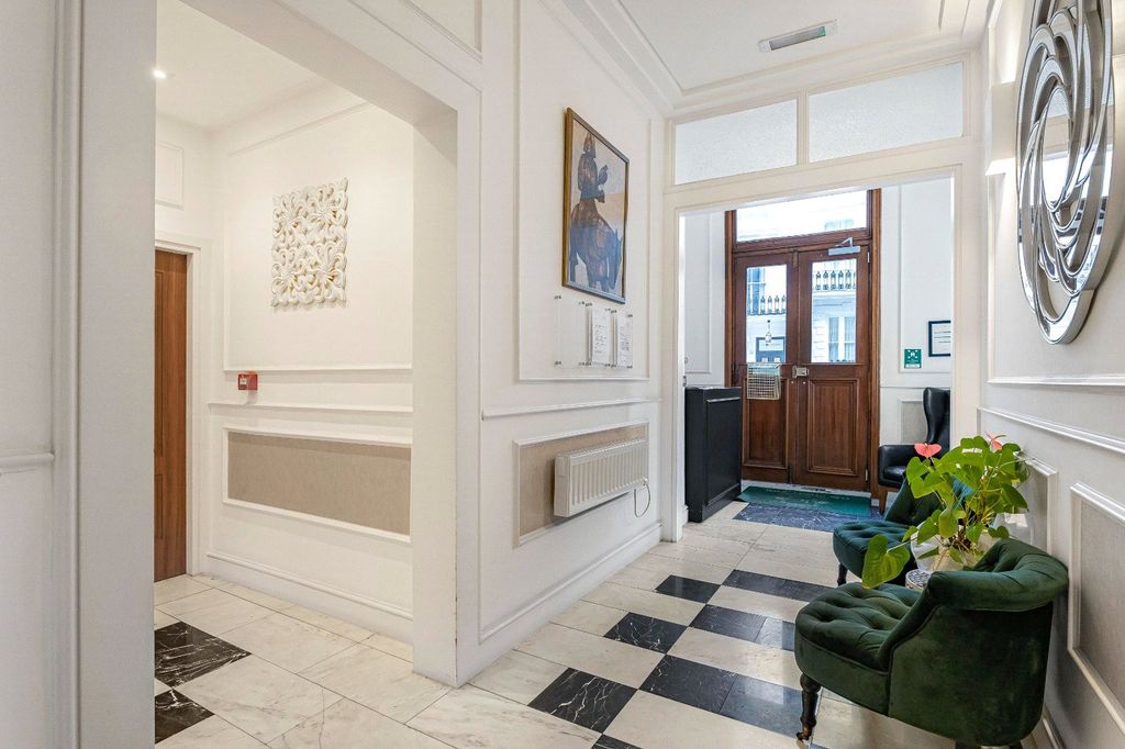 Property photo 2 of 22 Picture No. 20