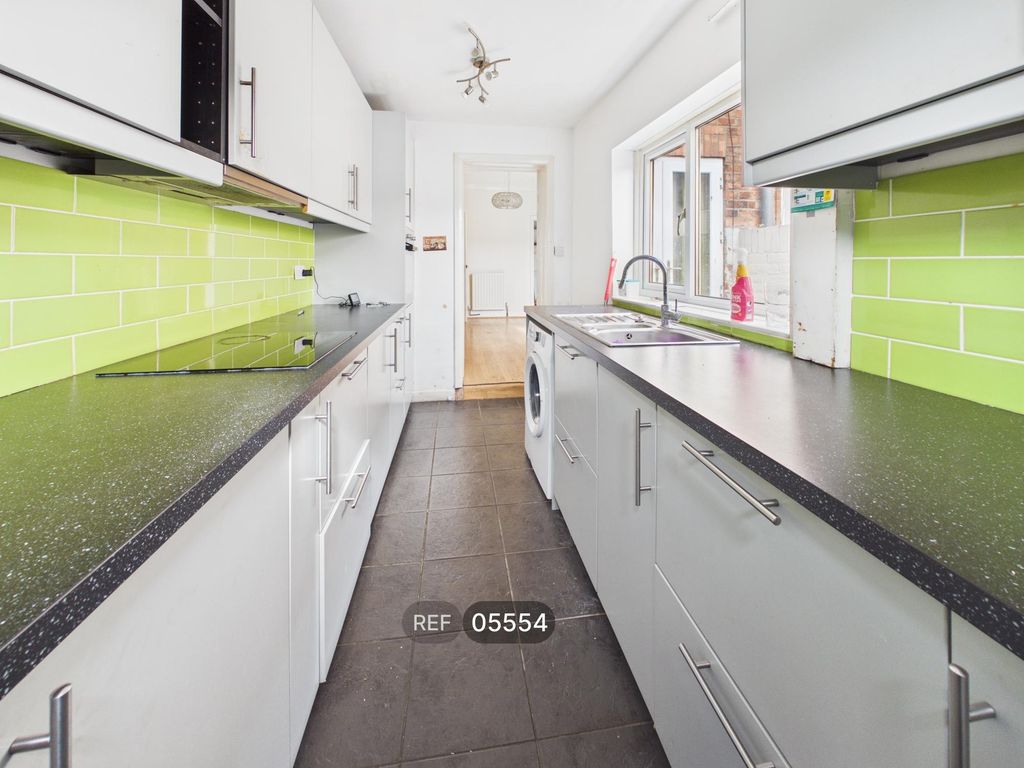Property photo 2 of 14 Kitchen